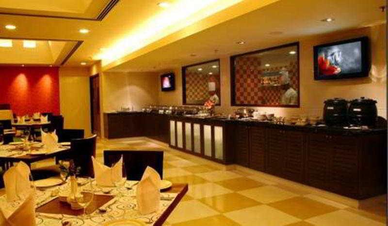Aditya Hometel Hyderabad Ristorante foto